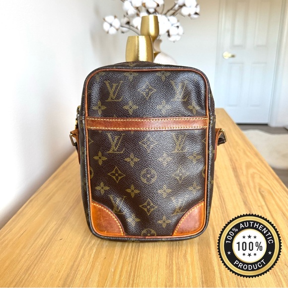 ✅AUTHENTIC✅LOUIS VUITTON DANUBE CROSSBODY BAG - Picture 1 of 16